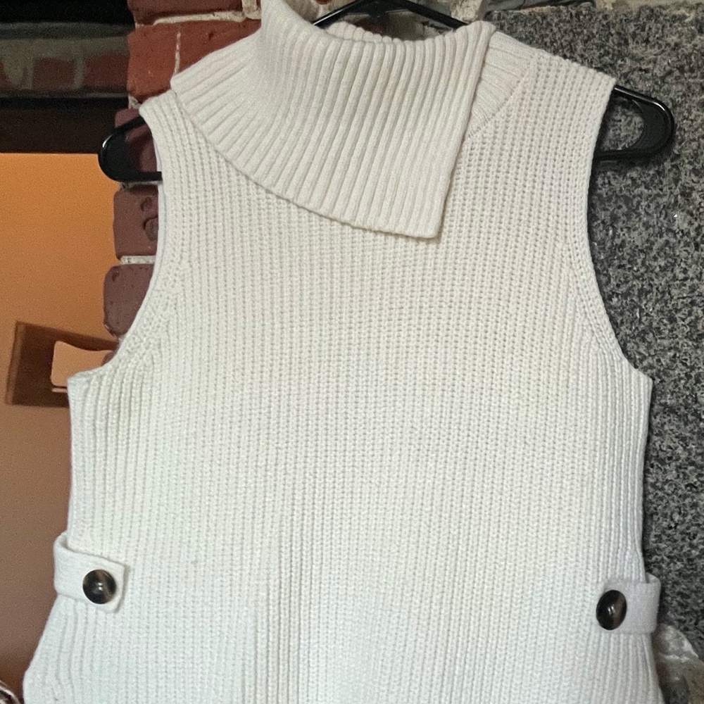Women's Anthropologie Sleeveless sweater XS